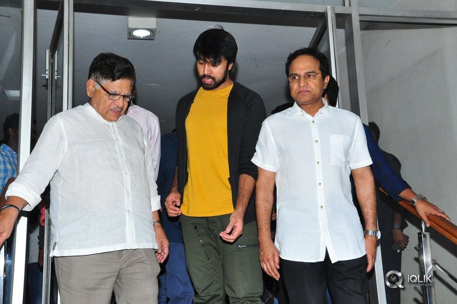 Megastar-Chiranjeevi-Watched-Special-Screening-of-Vijetha